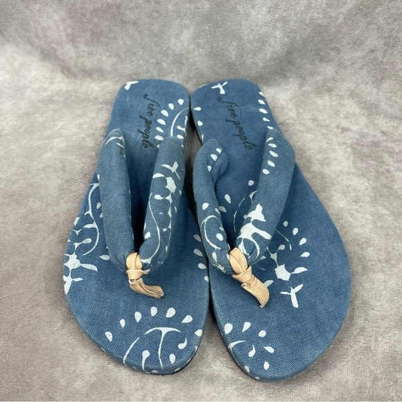 Free People ES Verdra Cotton Thong Sandals In Azure Denim Blue Size 40 US 10 - Picture 9 of 11